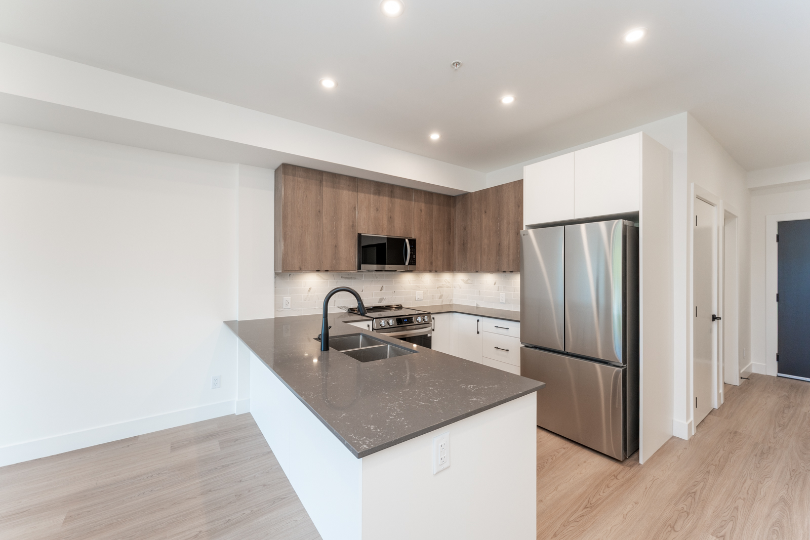 809 Arncote Avenue - 503