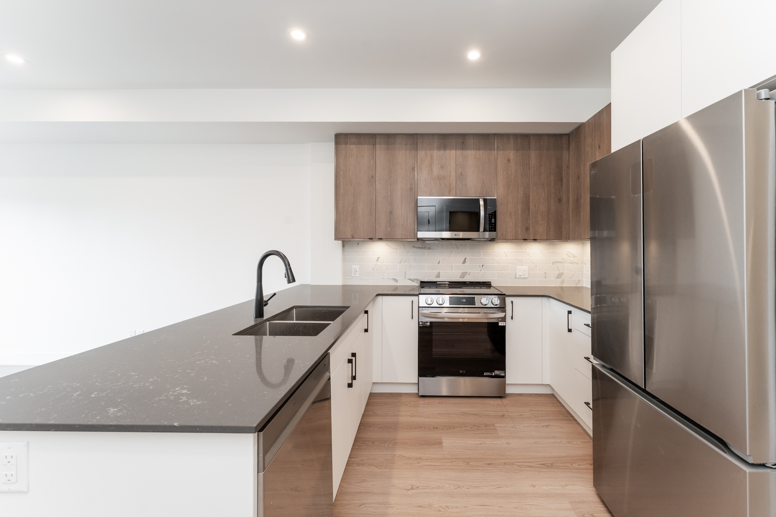809 Arncote Avenue - 203
